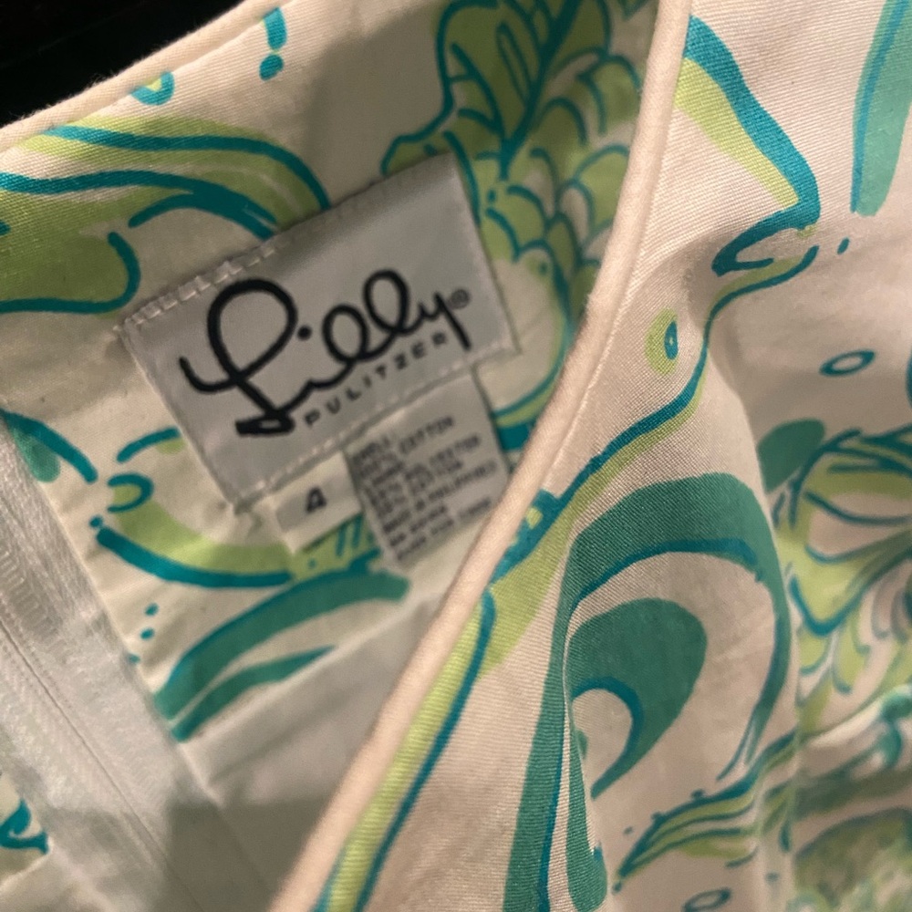 NWT - Size 4 Lilly Pullitzer cotton shift dress in white/ green fish print. - Picture 3 of 5